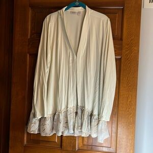 Logo cream colored light weight sweater 2X